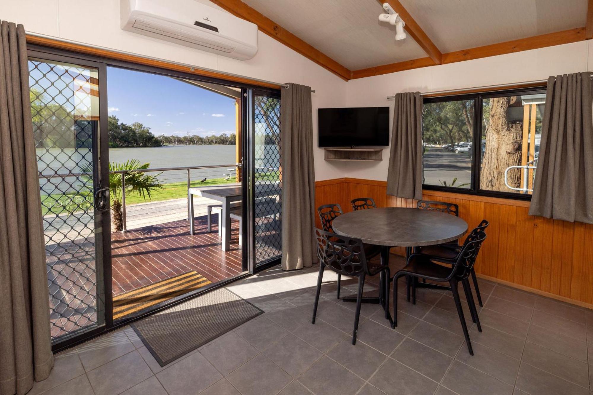 Big4 Renmark Riverfront Holiday Park Экстерьер фото