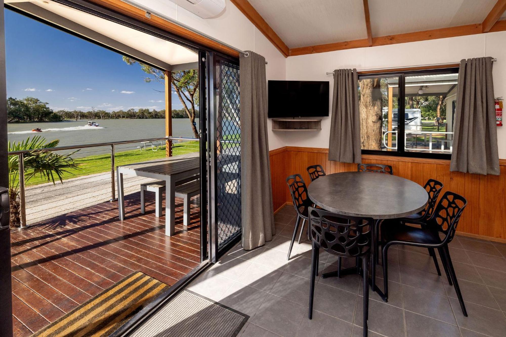 Big4 Renmark Riverfront Holiday Park Экстерьер фото