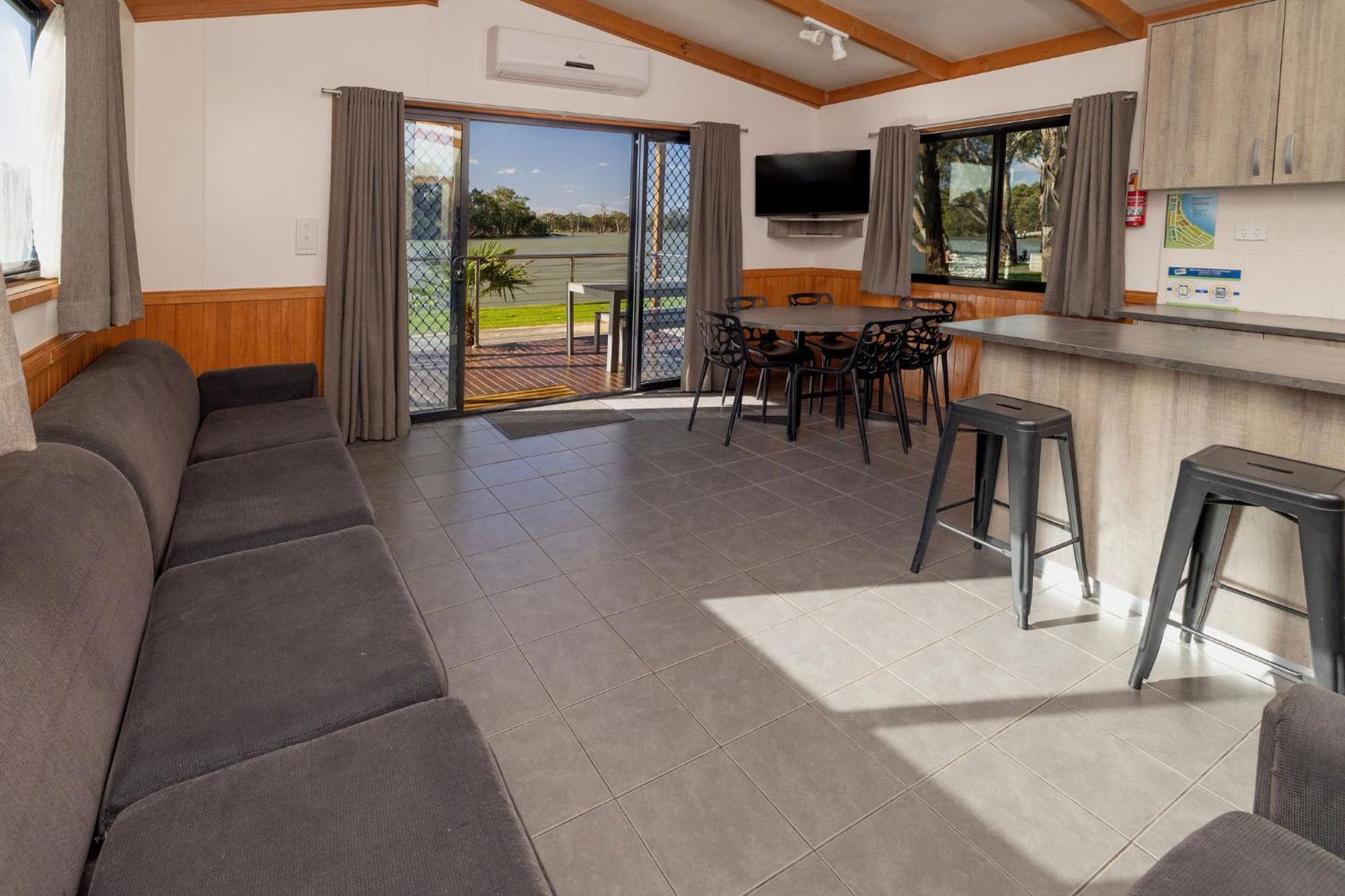 Big4 Renmark Riverfront Holiday Park Экстерьер фото
