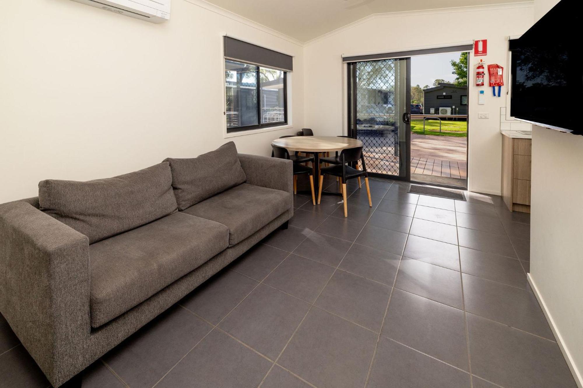 Big4 Renmark Riverfront Holiday Park Экстерьер фото