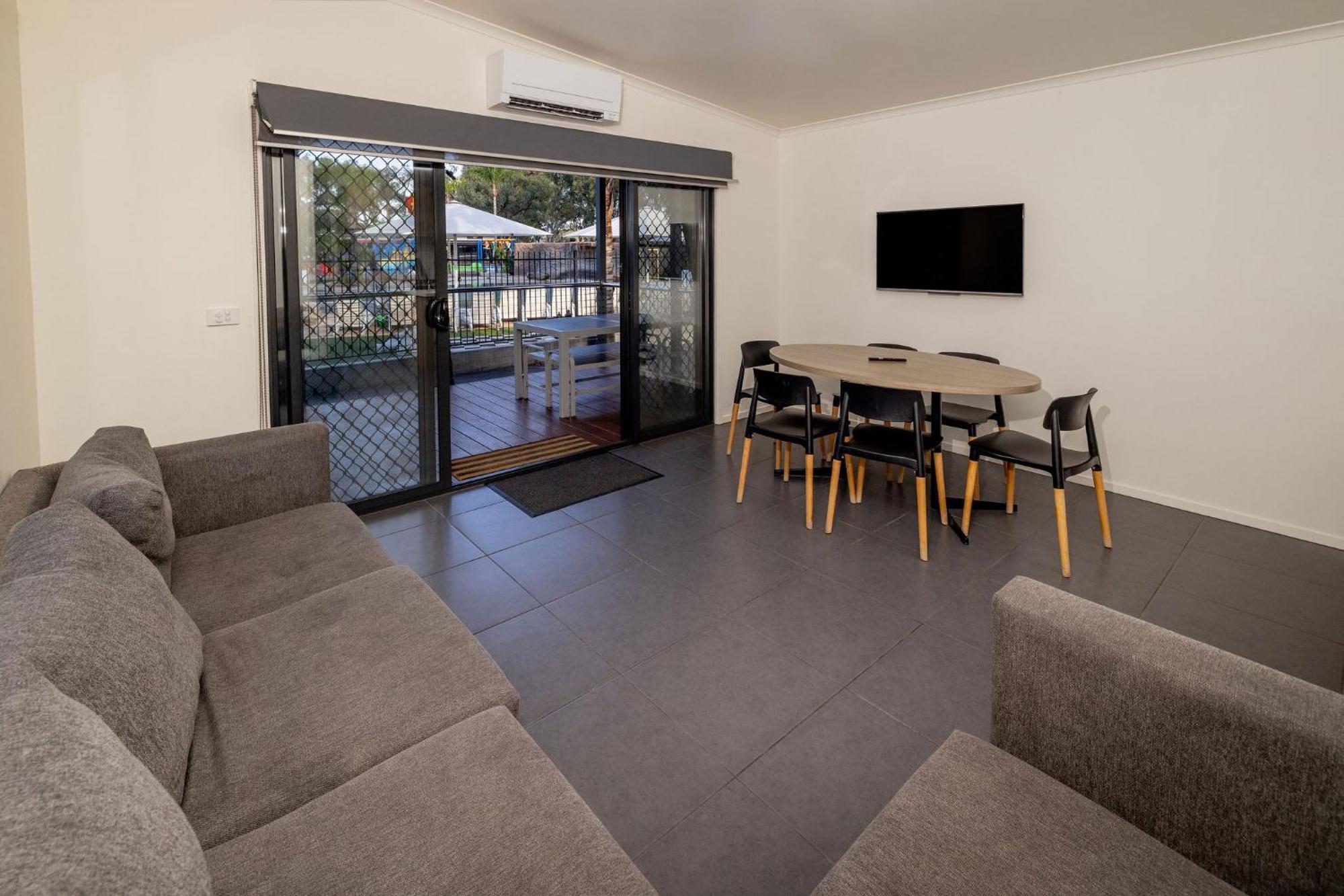 Big4 Renmark Riverfront Holiday Park Экстерьер фото