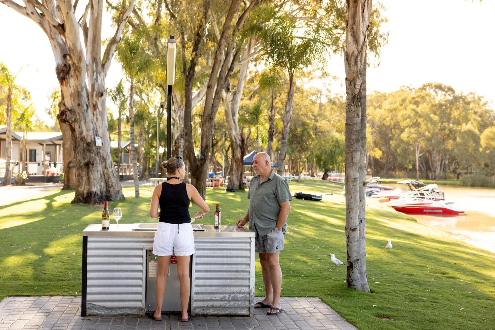 Big4 Renmark Riverfront Holiday Park Экстерьер фото