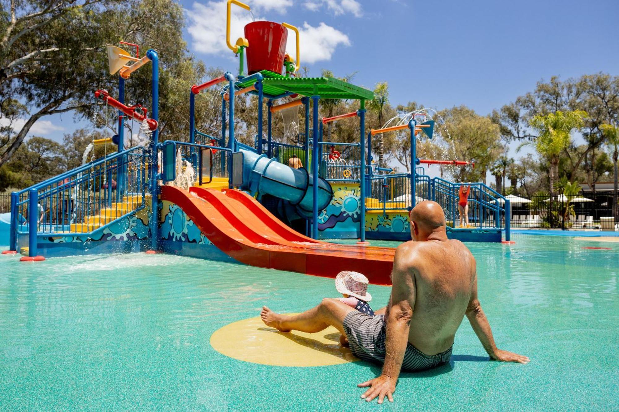 Big4 Renmark Riverfront Holiday Park Экстерьер фото