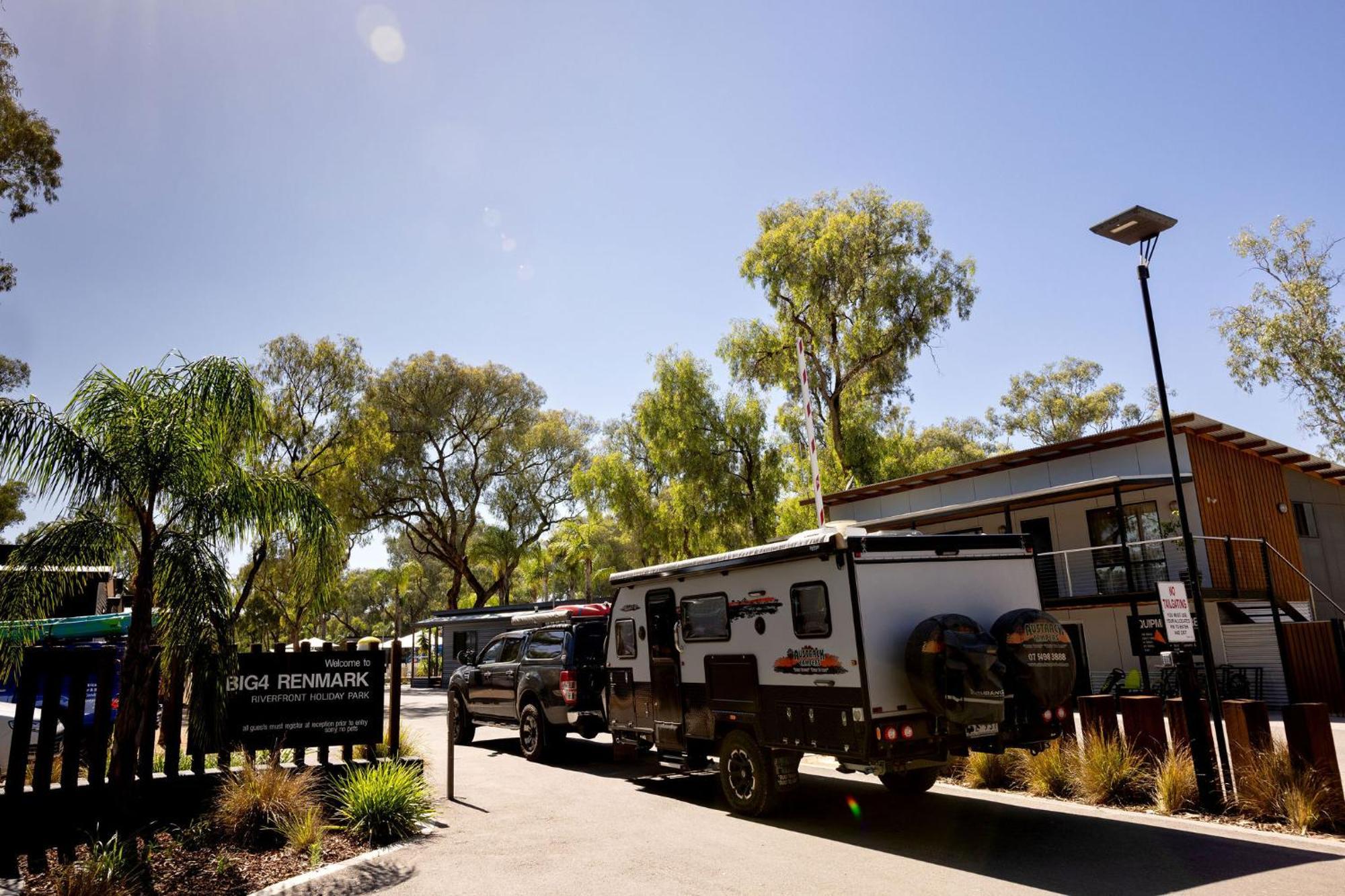 Big4 Renmark Riverfront Holiday Park Экстерьер фото