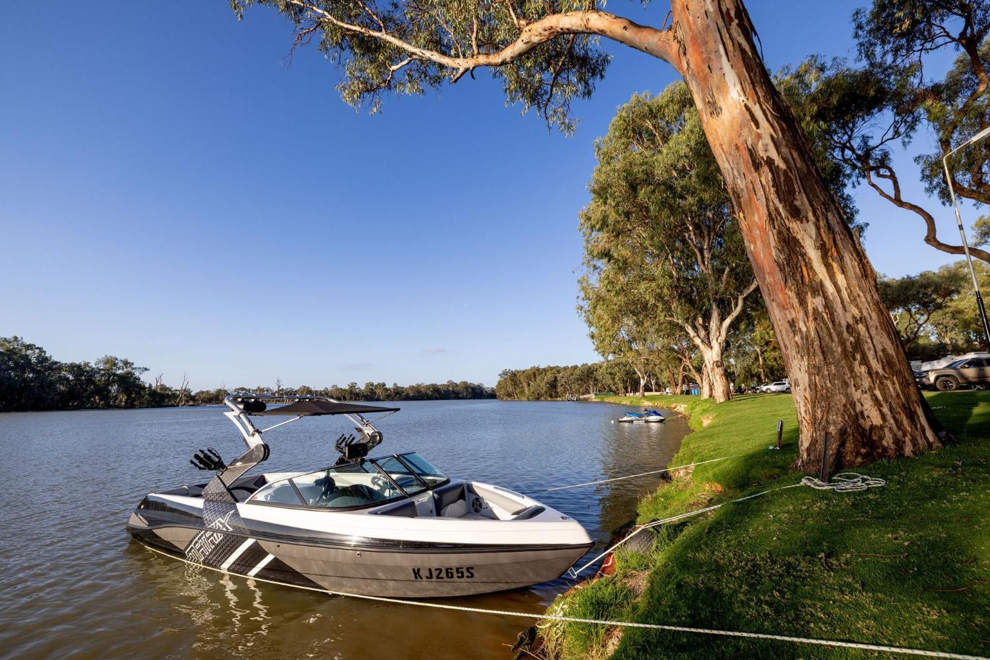 Big4 Renmark Riverfront Holiday Park Экстерьер фото