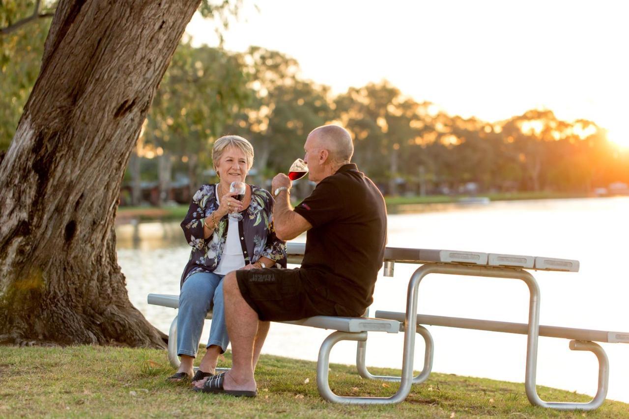 Big4 Renmark Riverfront Holiday Park Экстерьер фото